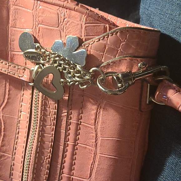 Guess Bag - Picture 2 of 4